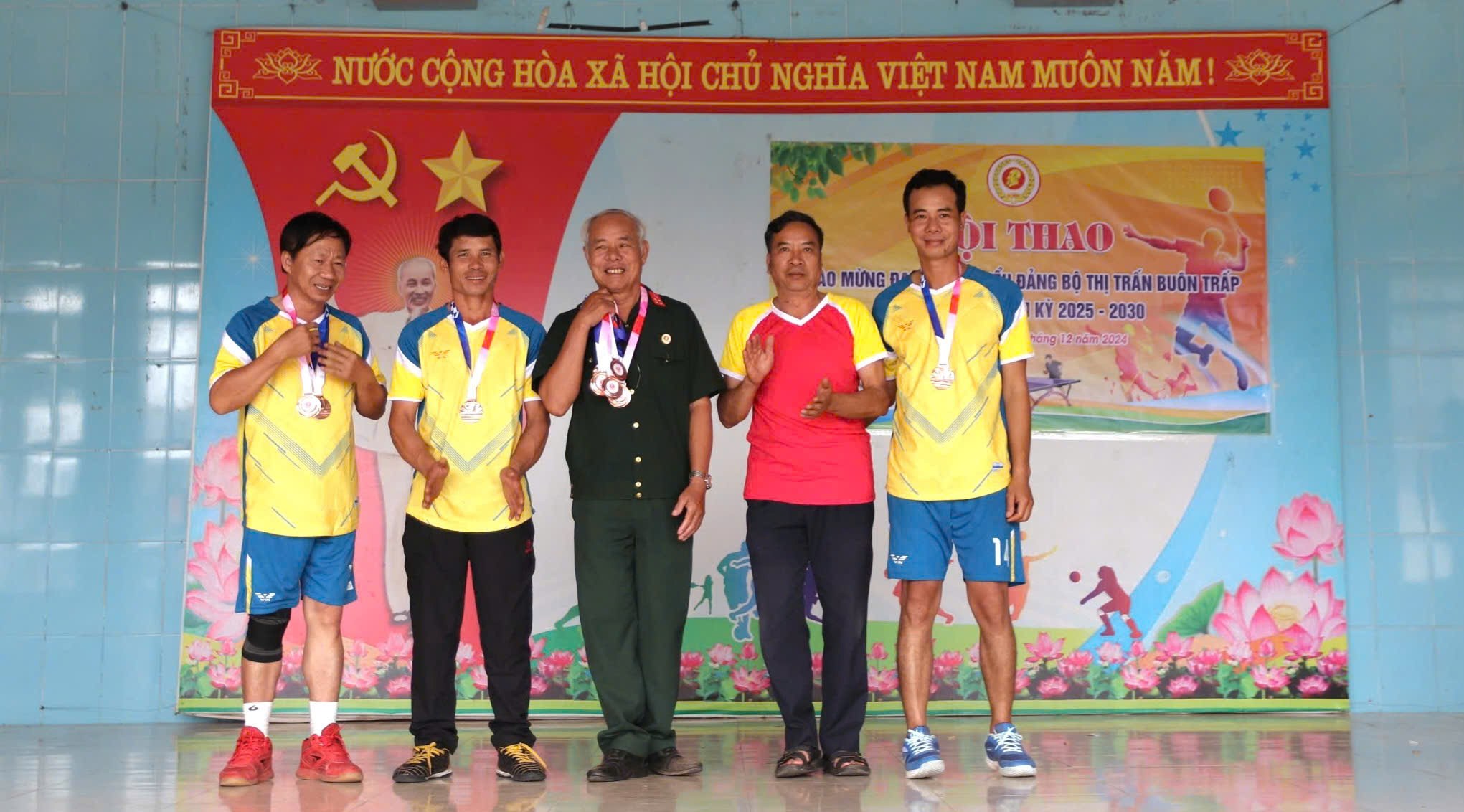 TRAO GIẢI 2